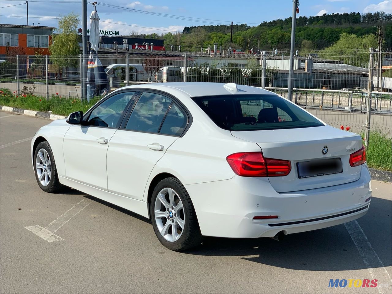 2016' BMW 3 Series photo #4