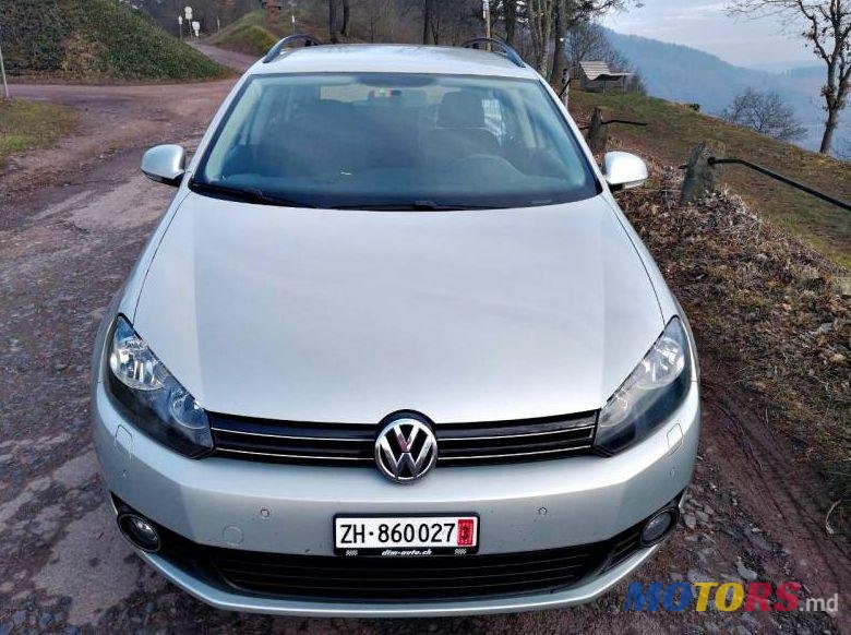 2010' Volkswagen Golf photo #1