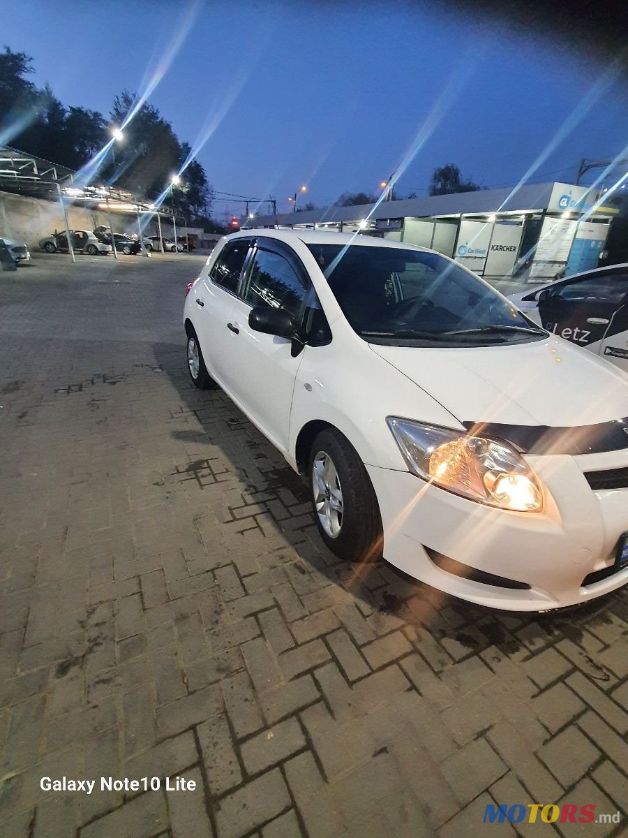 2007' Toyota Auris photo #3