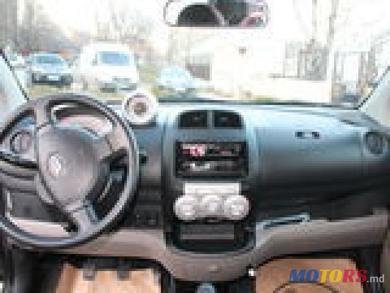 2006' Daihatsu Sirion photo #3