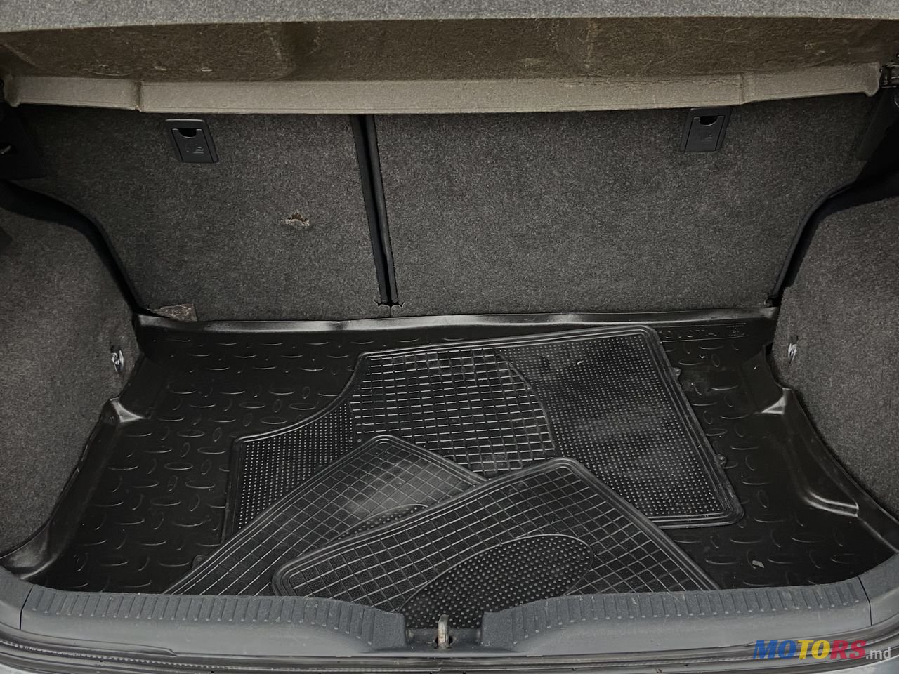 2010' Toyota Auris photo #6