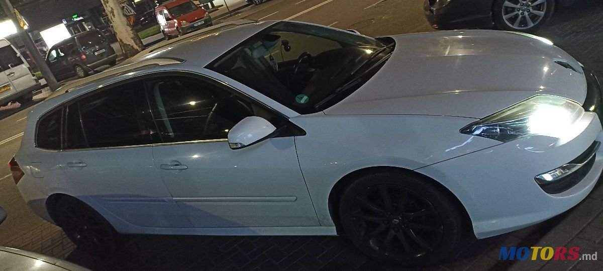 2012' Renault Laguna photo #3