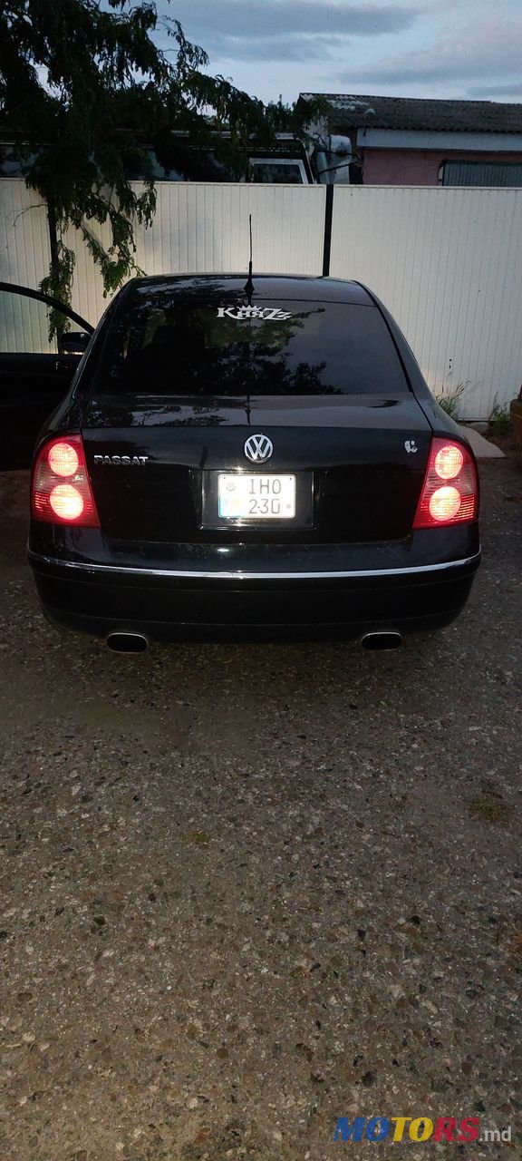 2001' Volkswagen Passat photo #5