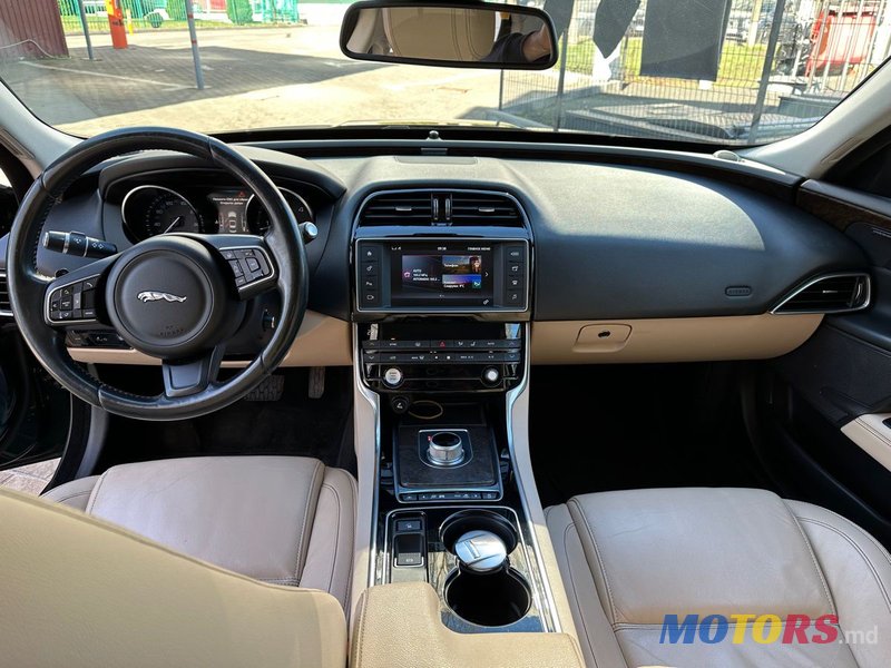 2015' Jaguar XE photo #6