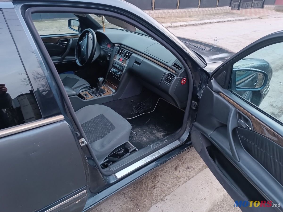 2001' Mercedes-Benz E Класс photo #6