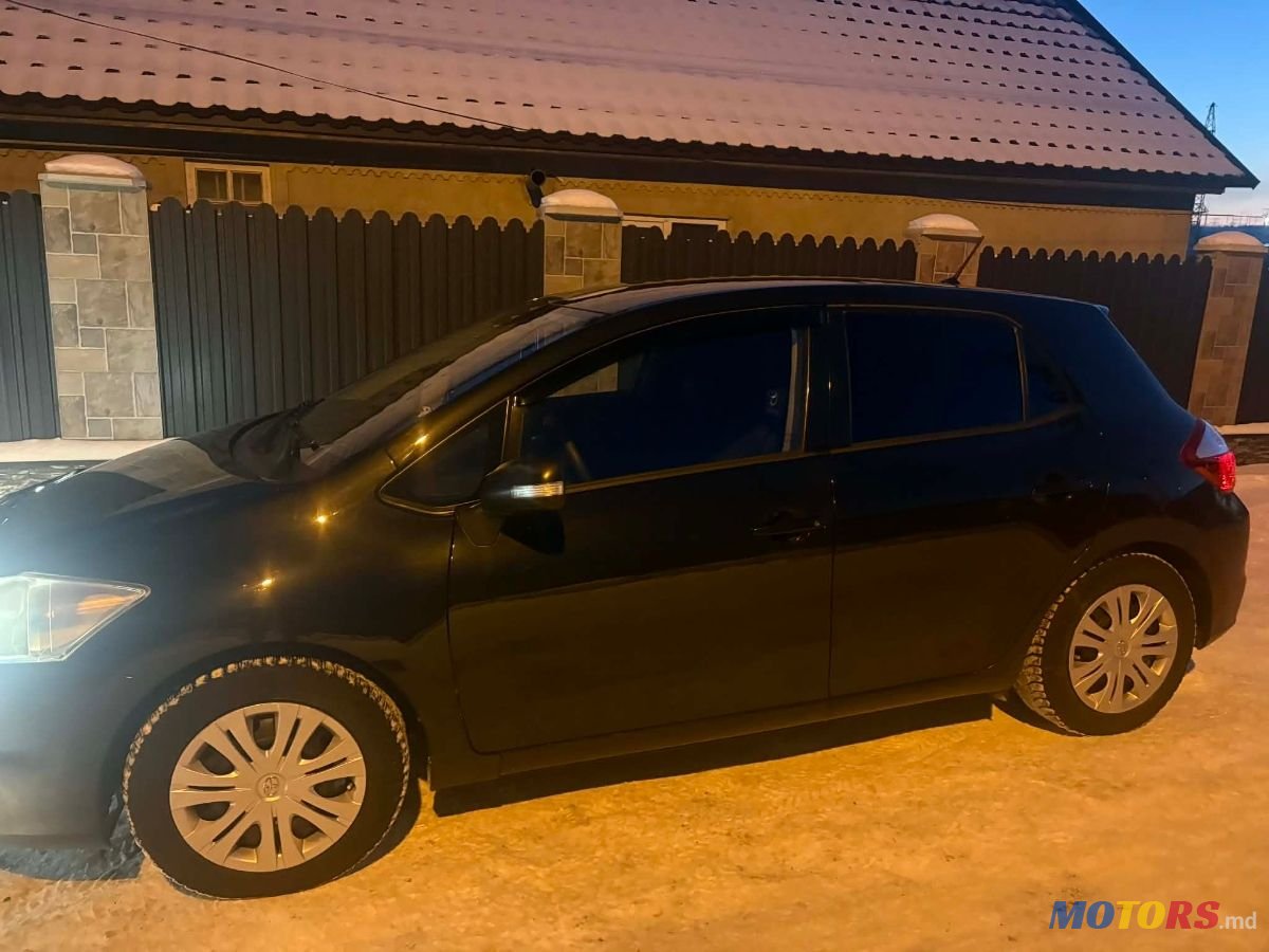 2010' Toyota Auris photo #6