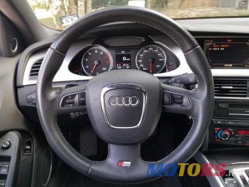 2010' Audi A4 photo #2