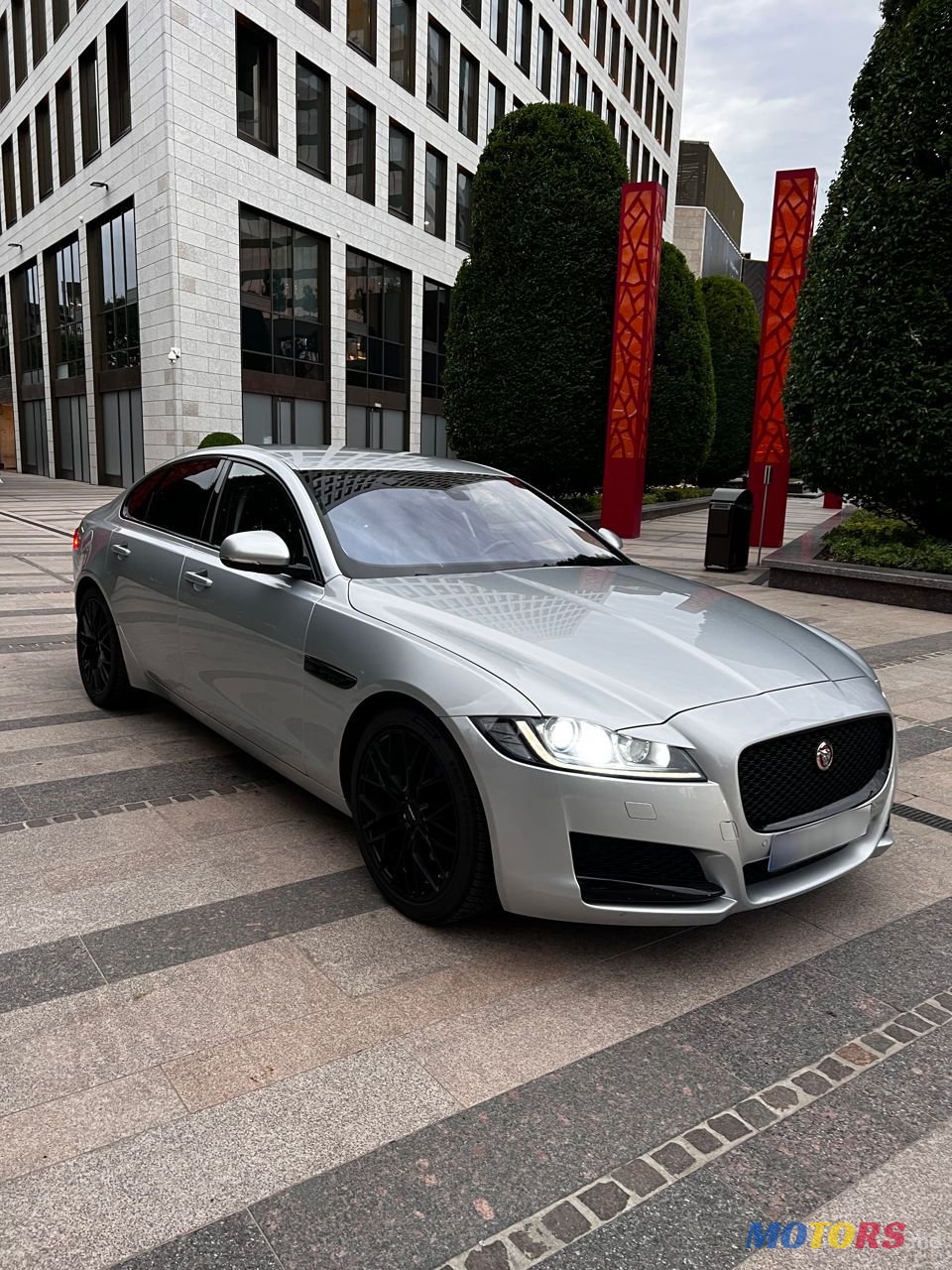 2015' Jaguar XF photo #2