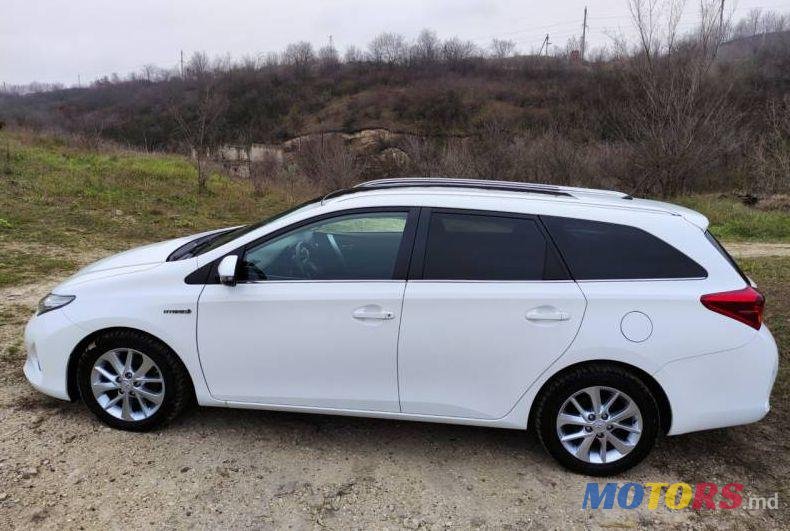 2014' Toyota Auris photo #2