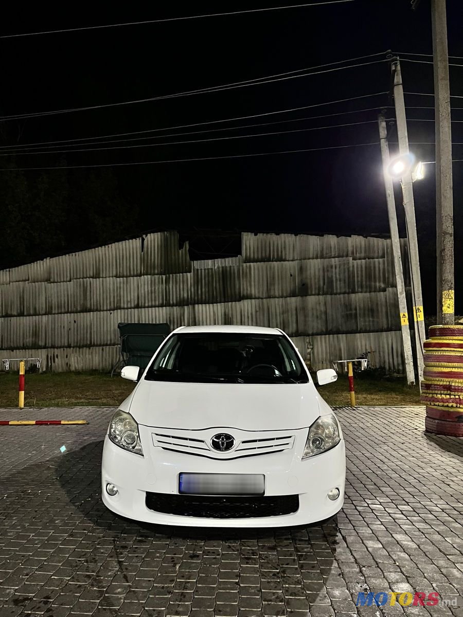 2010' Toyota Auris photo #1