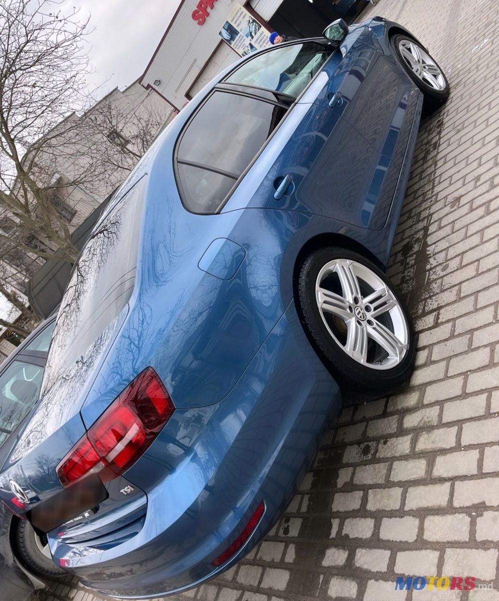 2016' Volkswagen Jetta photo #3