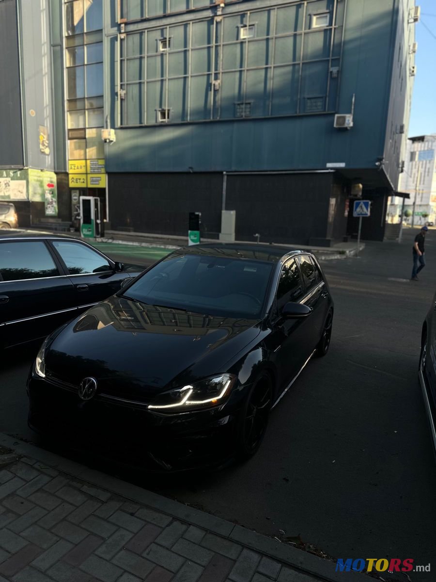 2018' Volkswagen Golf photo #1