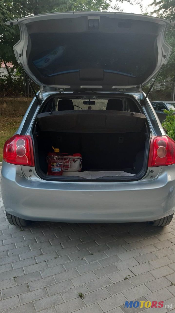 2009' Toyota Auris photo #2