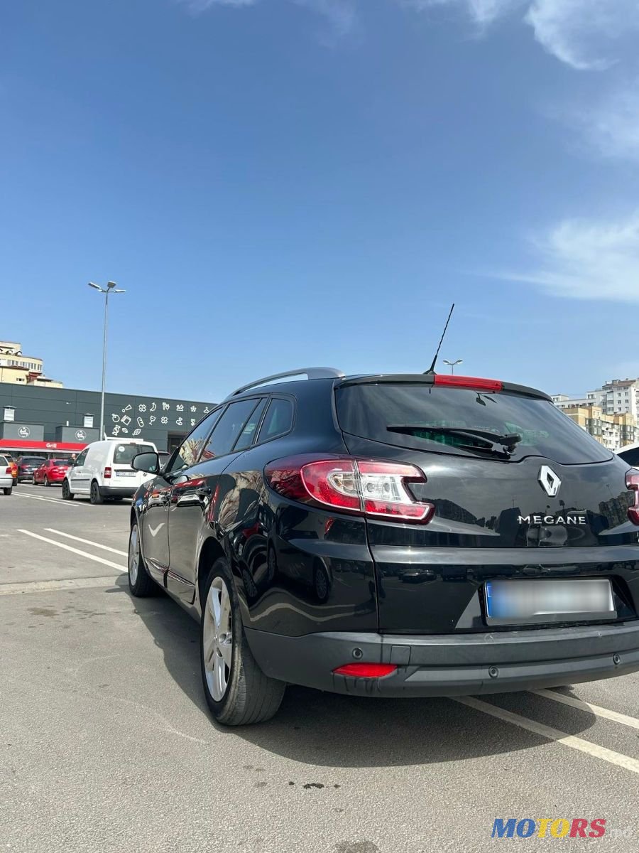 2012' Renault Megane photo #5