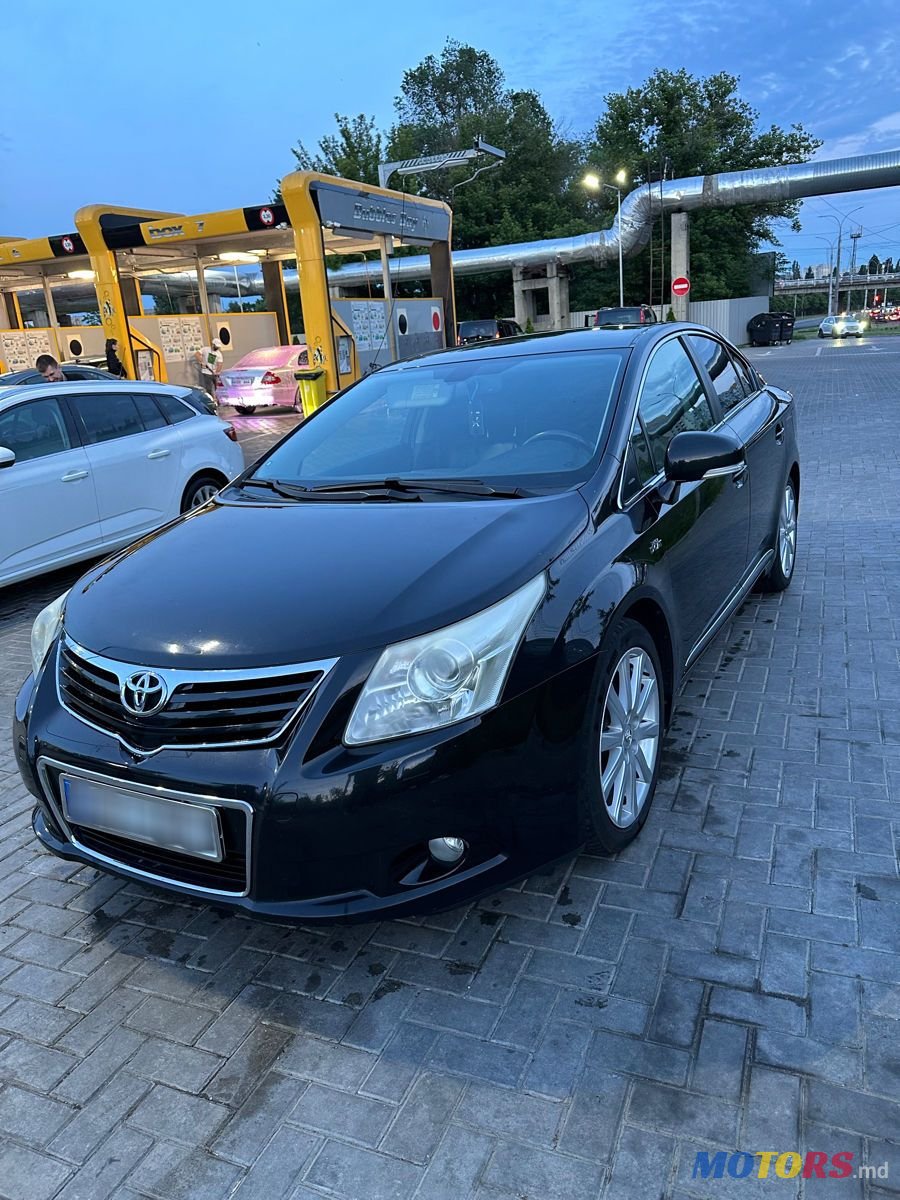 2011' Toyota Avensis photo #2