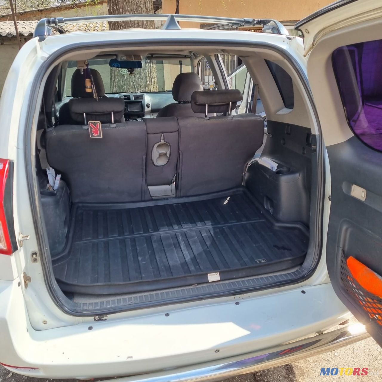 2006' Toyota RAV4 photo #3