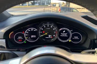 2021' Porsche Cayenne Coupe