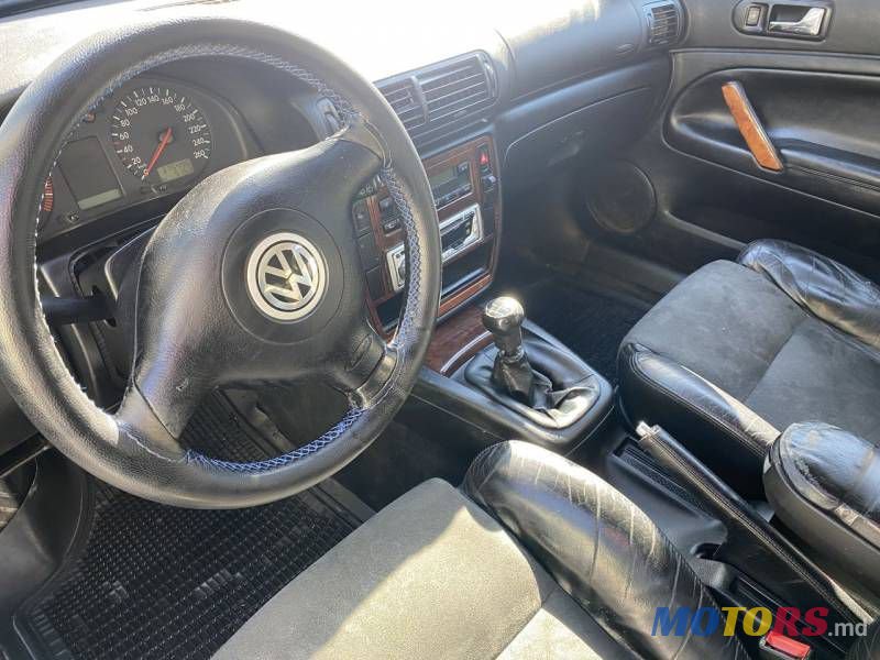 1999' Volkswagen Passat photo #6