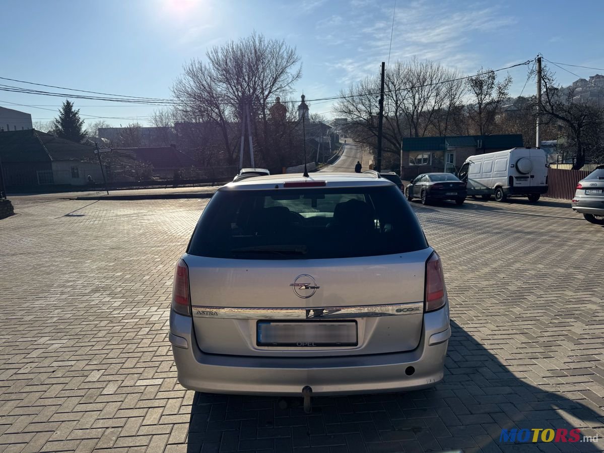 2008' Opel Astra photo #2