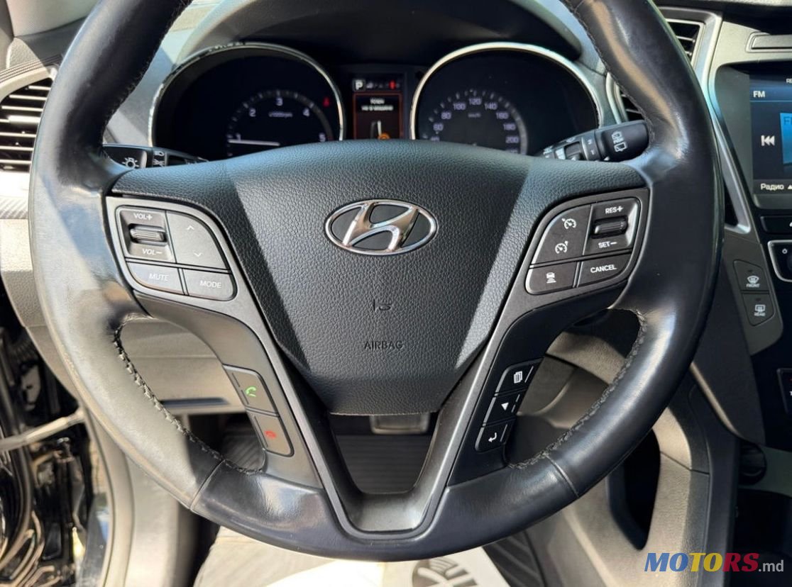 2015' Hyundai Santa Fe photo #4