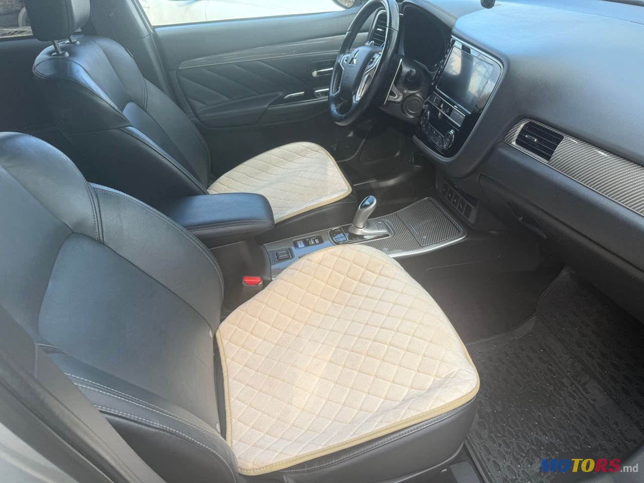 2018' Mitsubishi Outlander photo #6