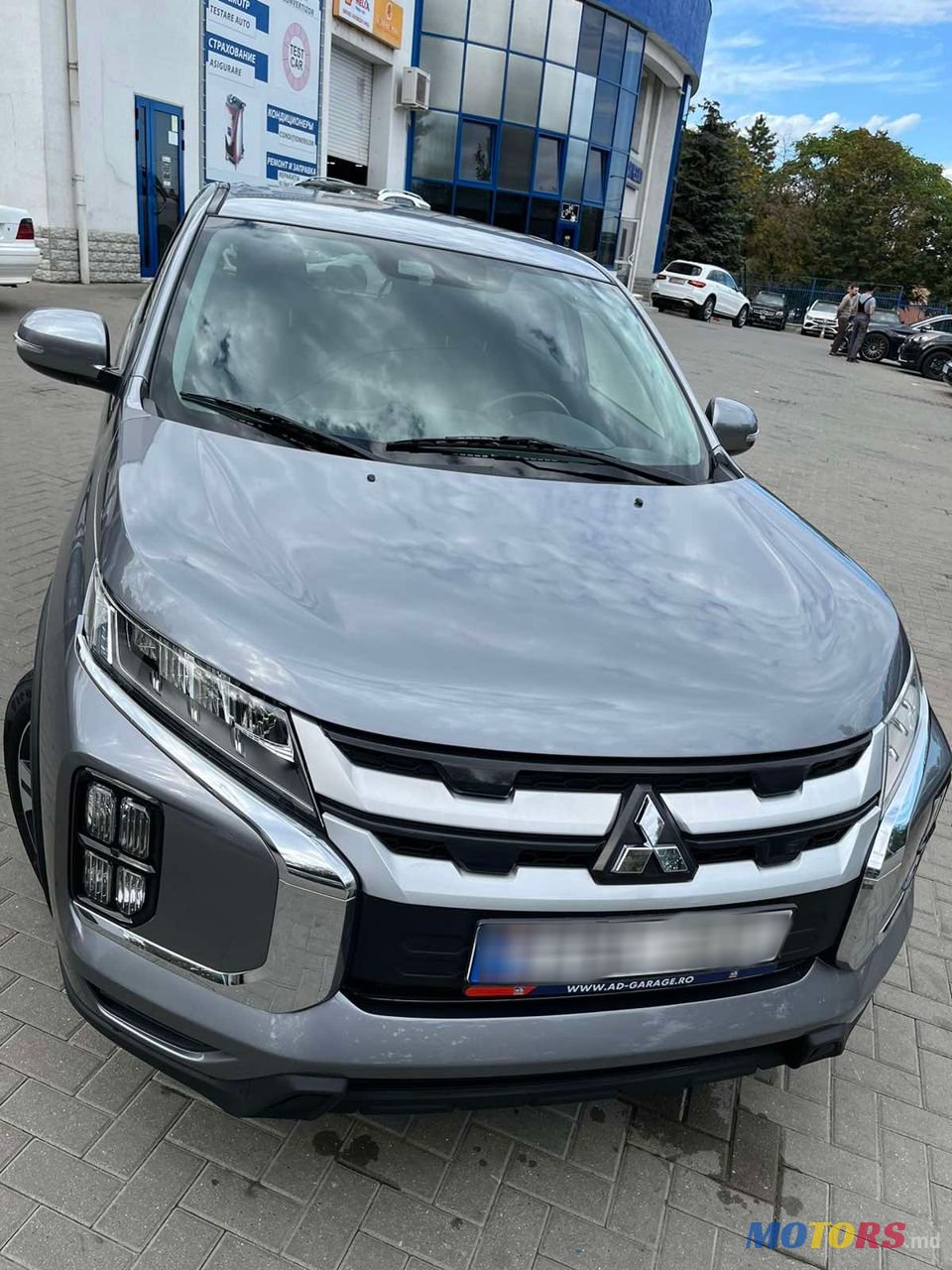 2019' Mitsubishi Outlander photo #1