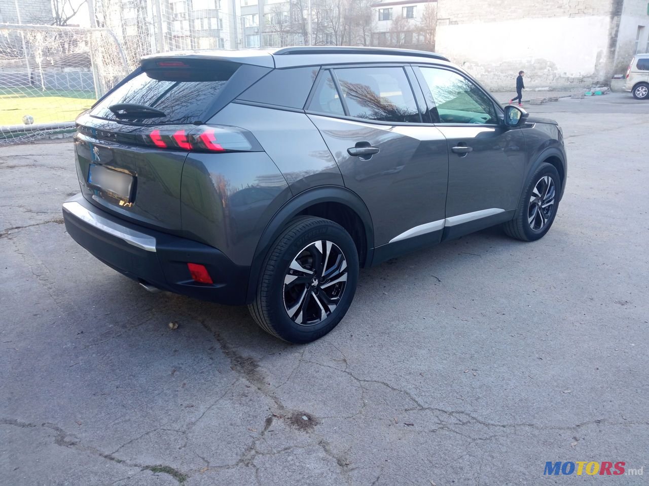 2021' Peugeot 2008 photo #2