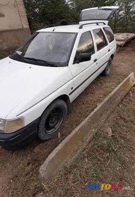 1995' Ford Escort photo #1