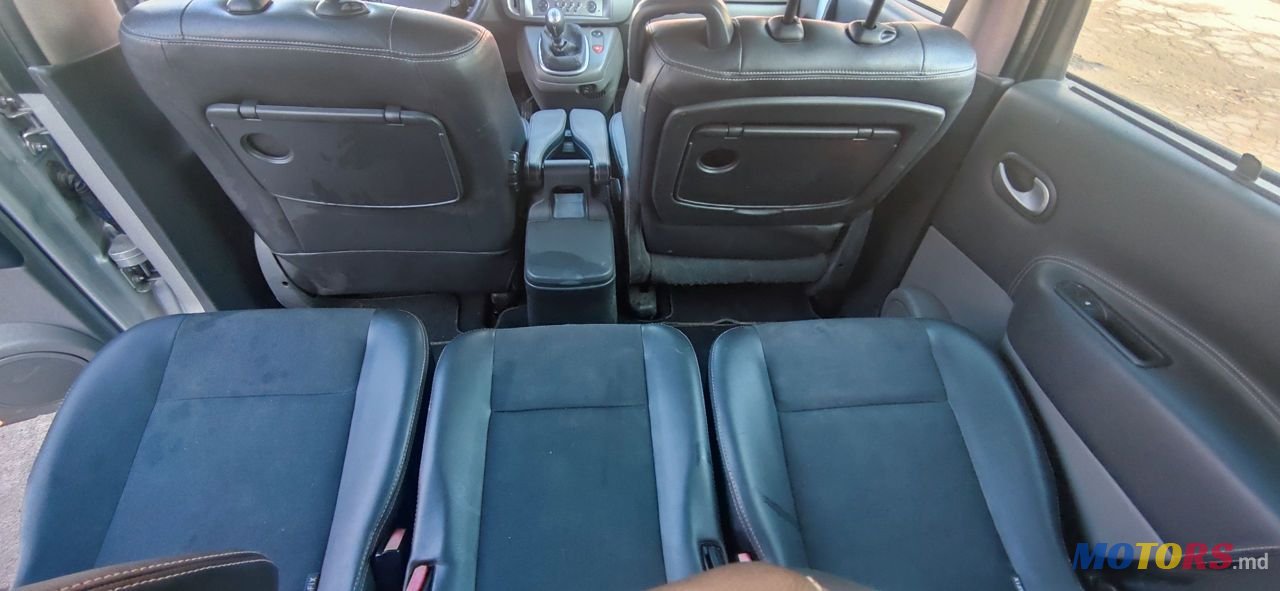 2009' Renault Scenic photo #5