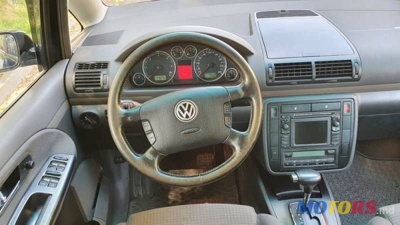2002' Volkswagen Sharan photo #5