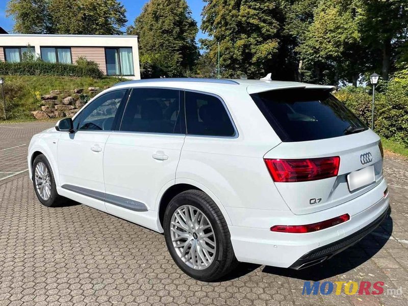 2017' Audi Q7 photo #6