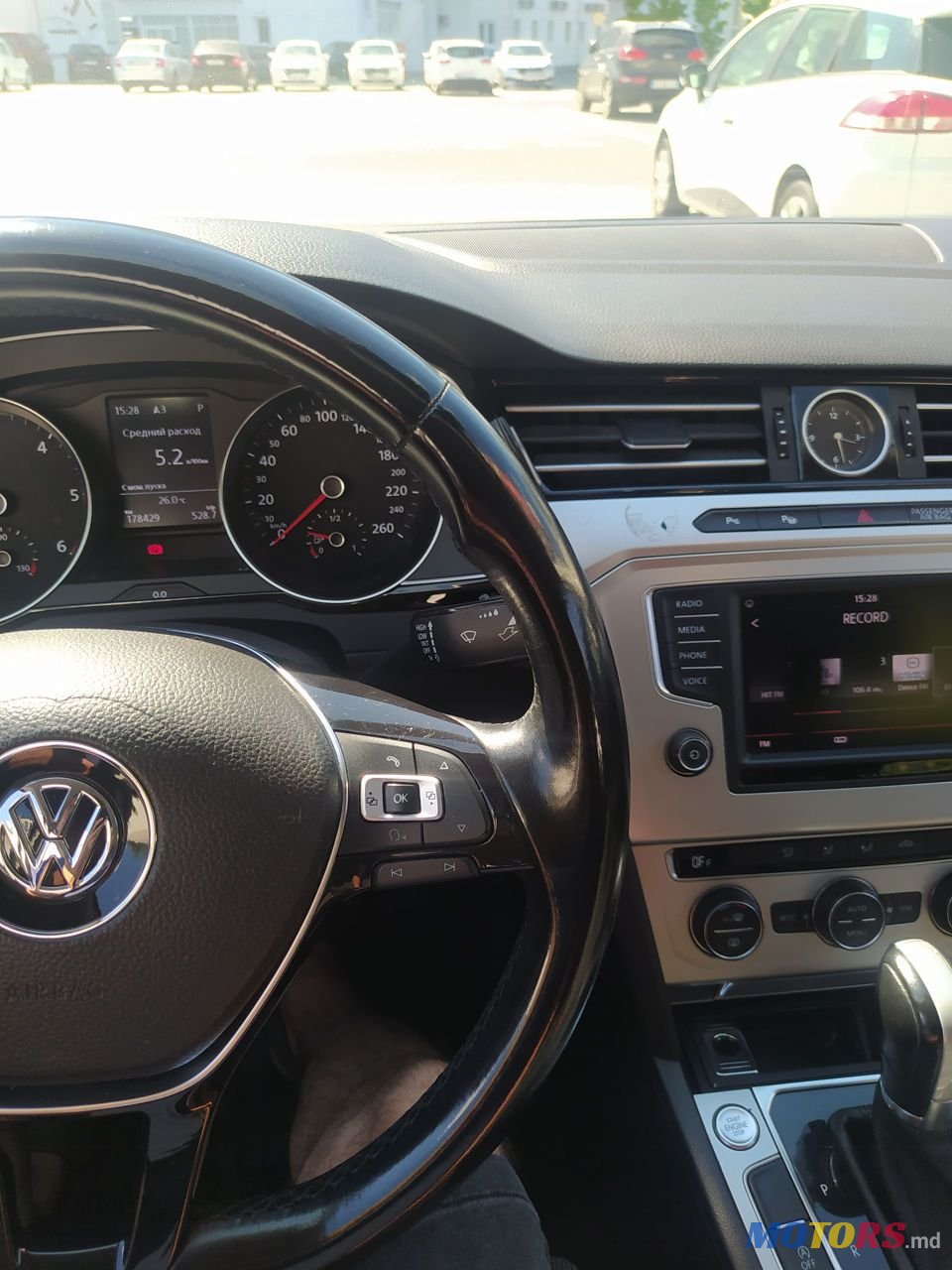 2016' Volkswagen Passat photo #5