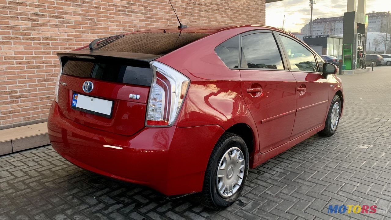 2012' Toyota Prius photo #4