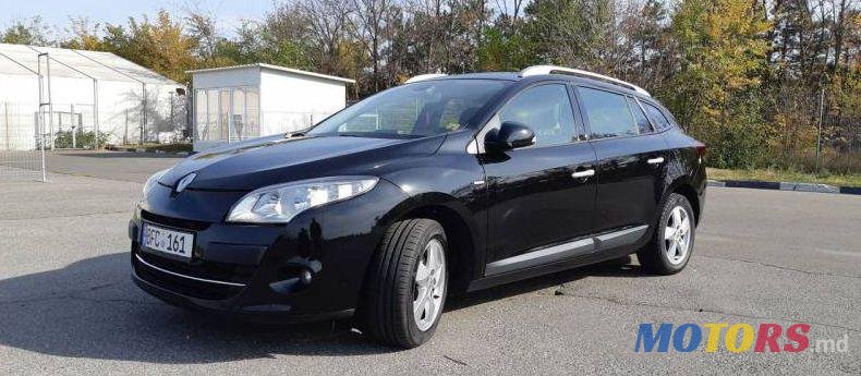 2011' Renault Megane photo #2
