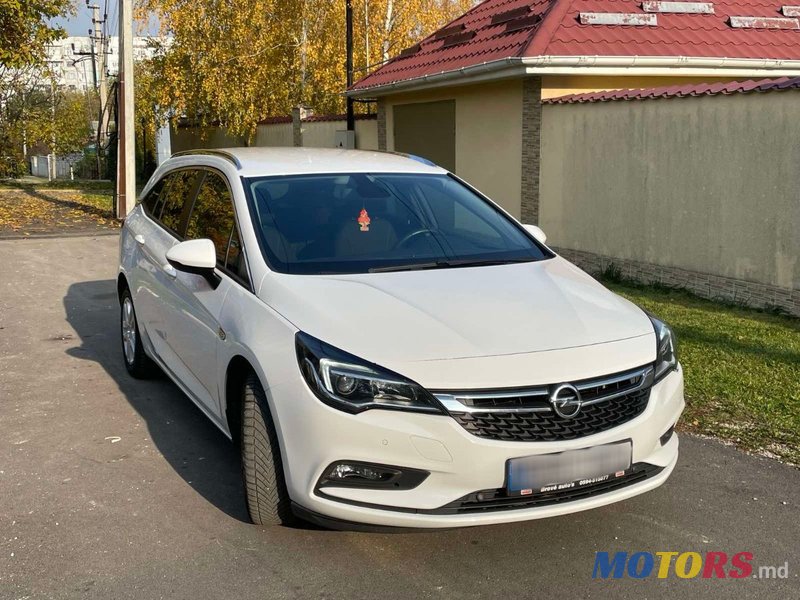 2019' Opel Astra photo #1