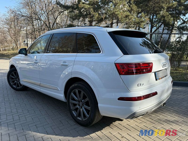 2018' Audi Q7 photo #4