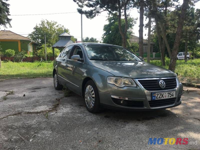 2007' Volkswagen Passat photo #2