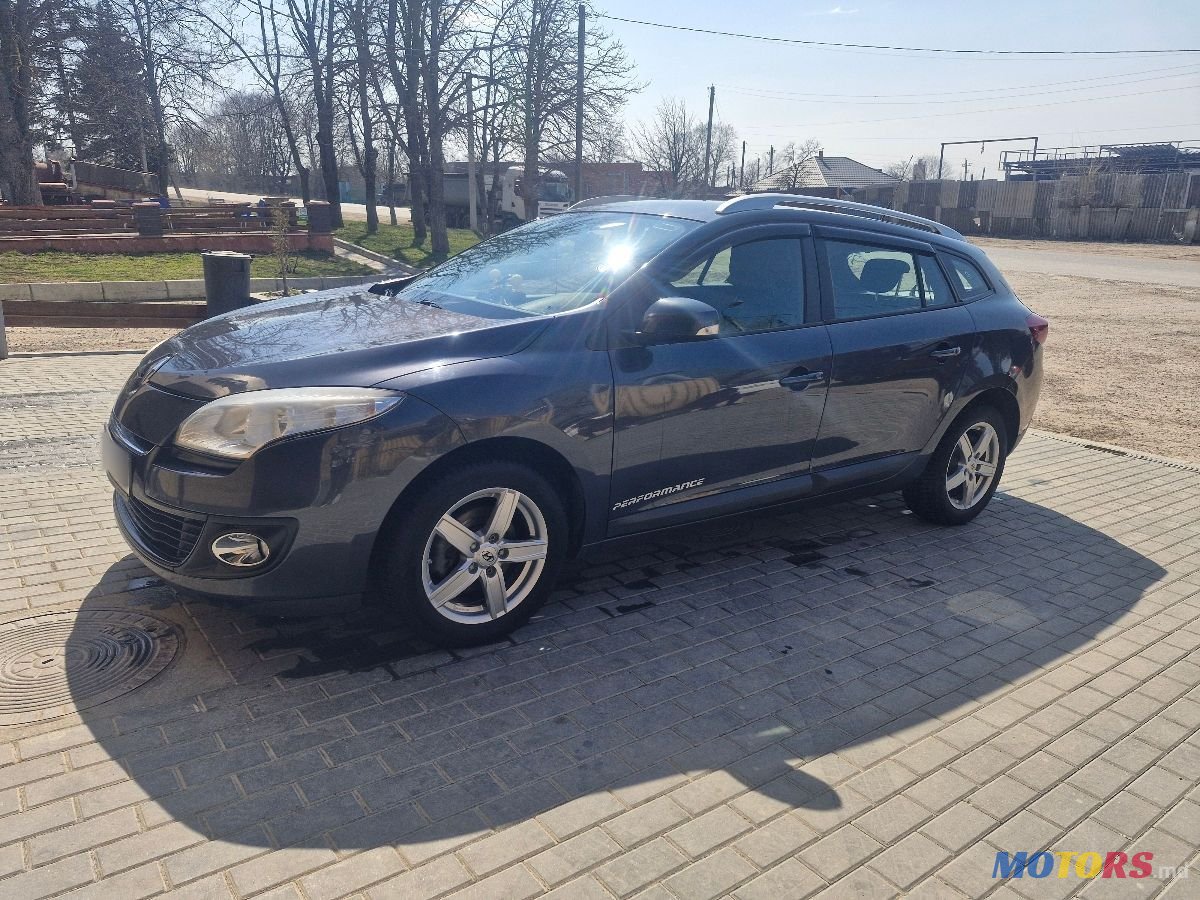 2014' Renault Megane photo #1