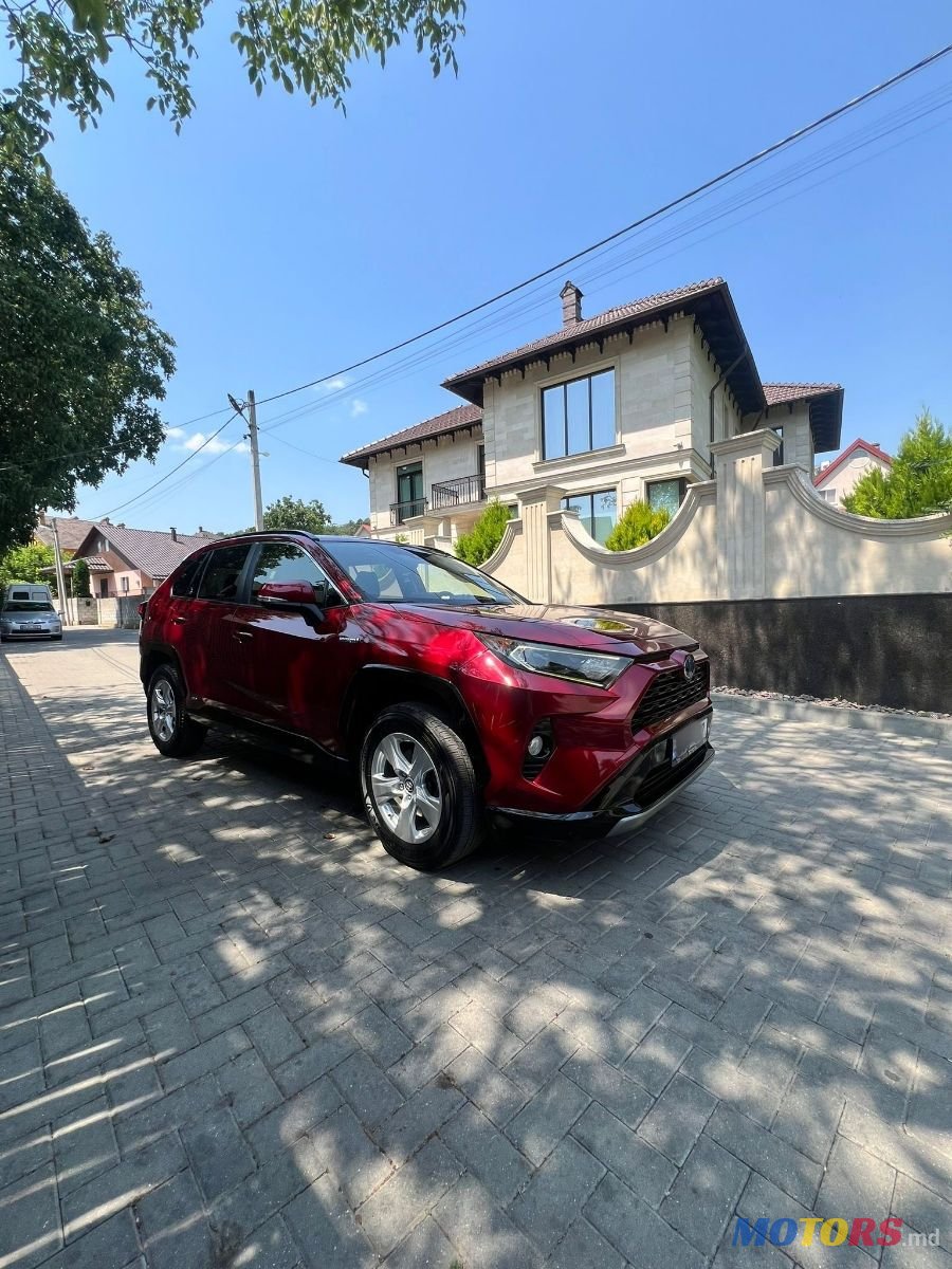 2020' Toyota RAV4 photo #2