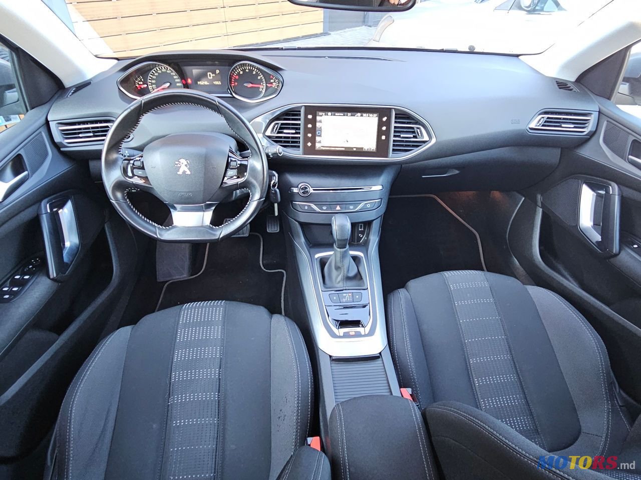 2015' Peugeot 308 photo #5