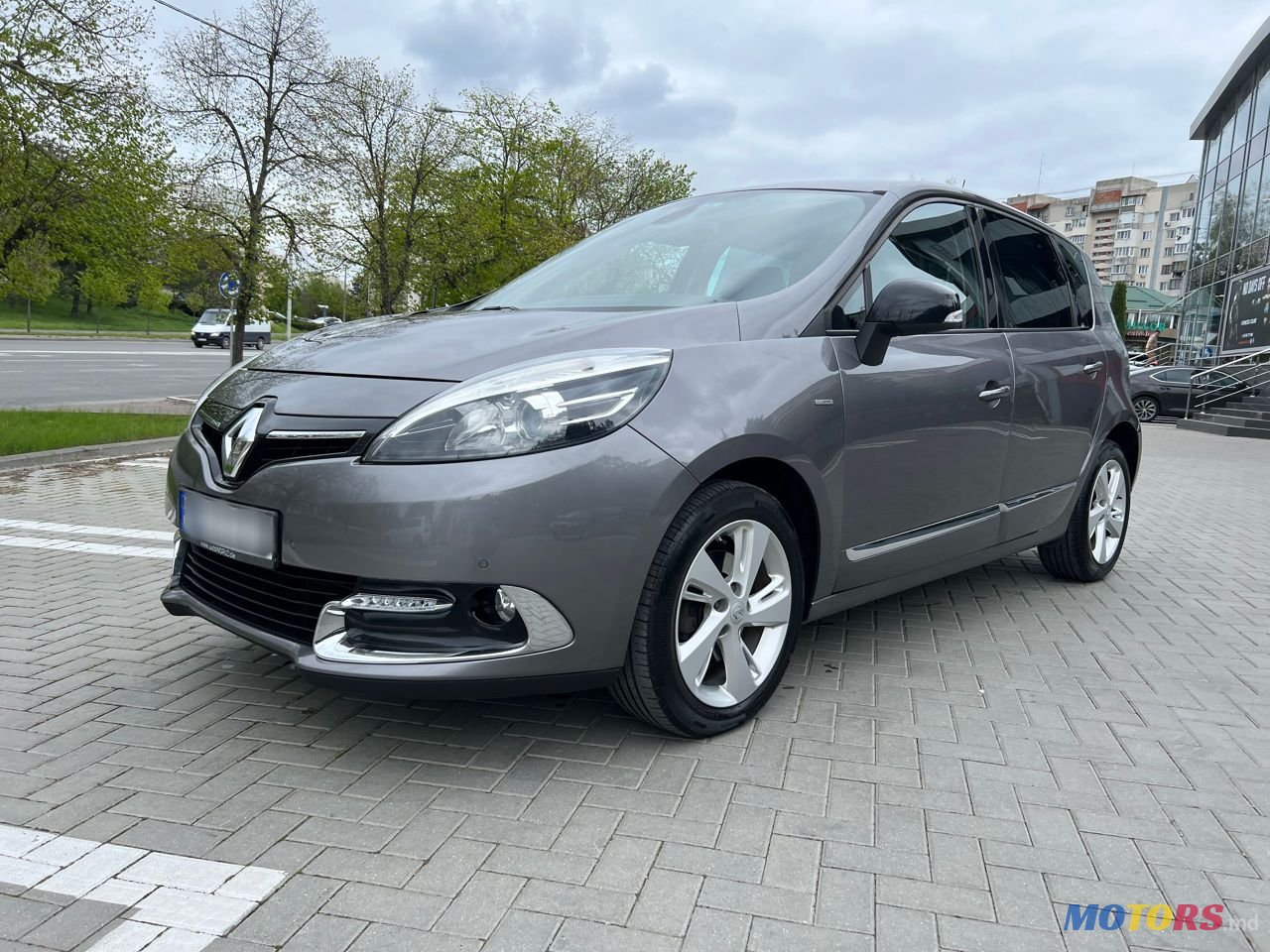 2014' Renault Scenic photo #2