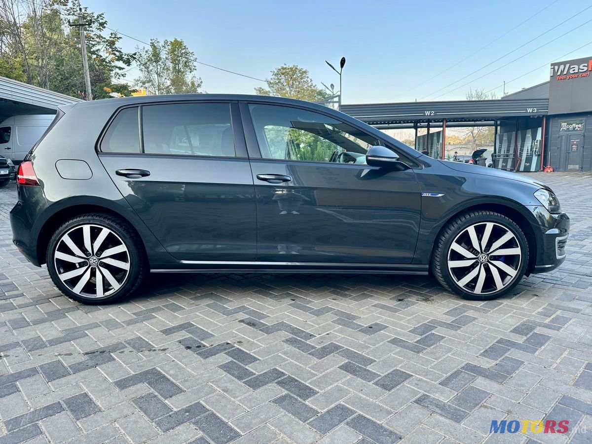 2015' Volkswagen Golf photo #1