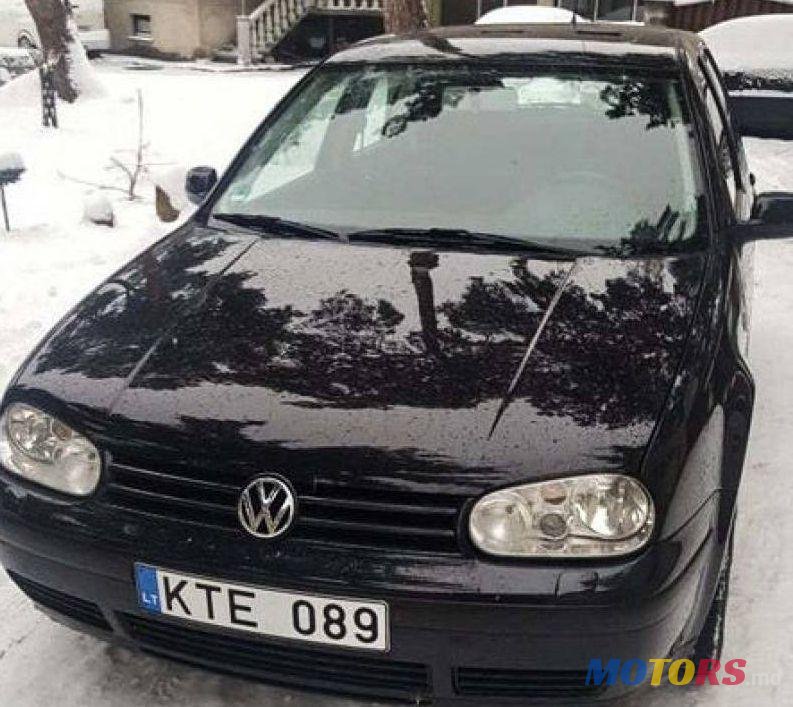 2002' Volkswagen Golf photo #1