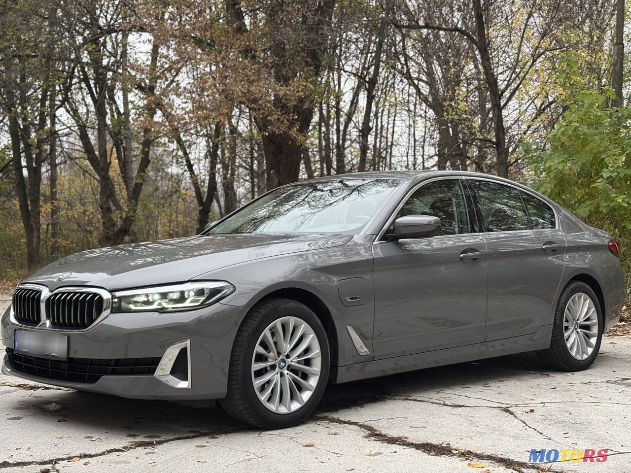 2022' BMW 5 Series photo #2