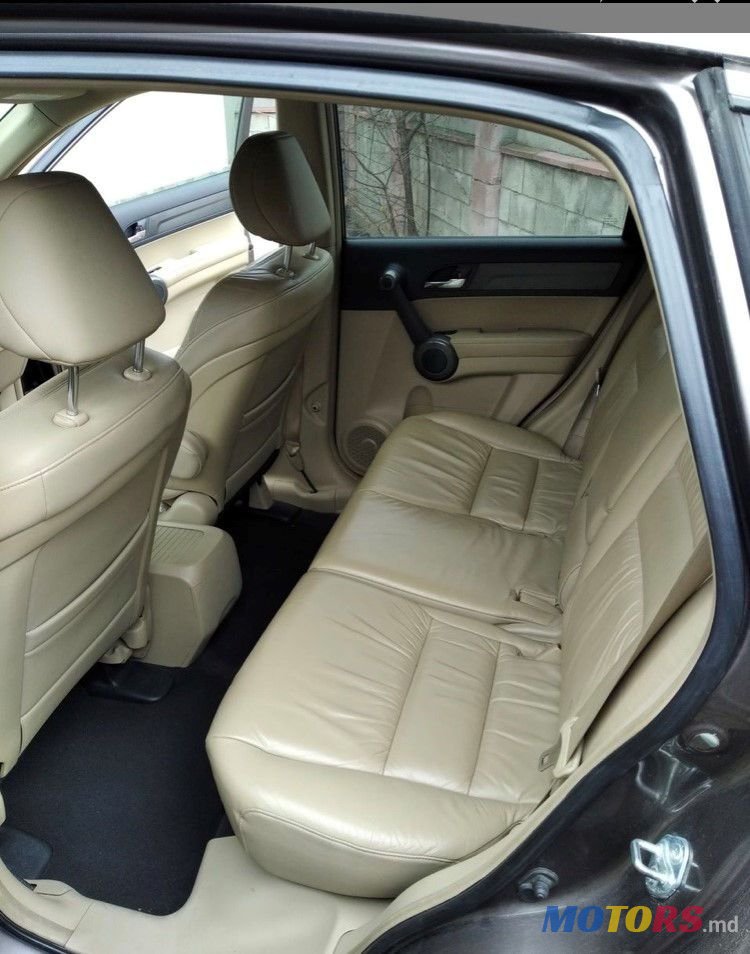 2010' Honda CR-V photo #6