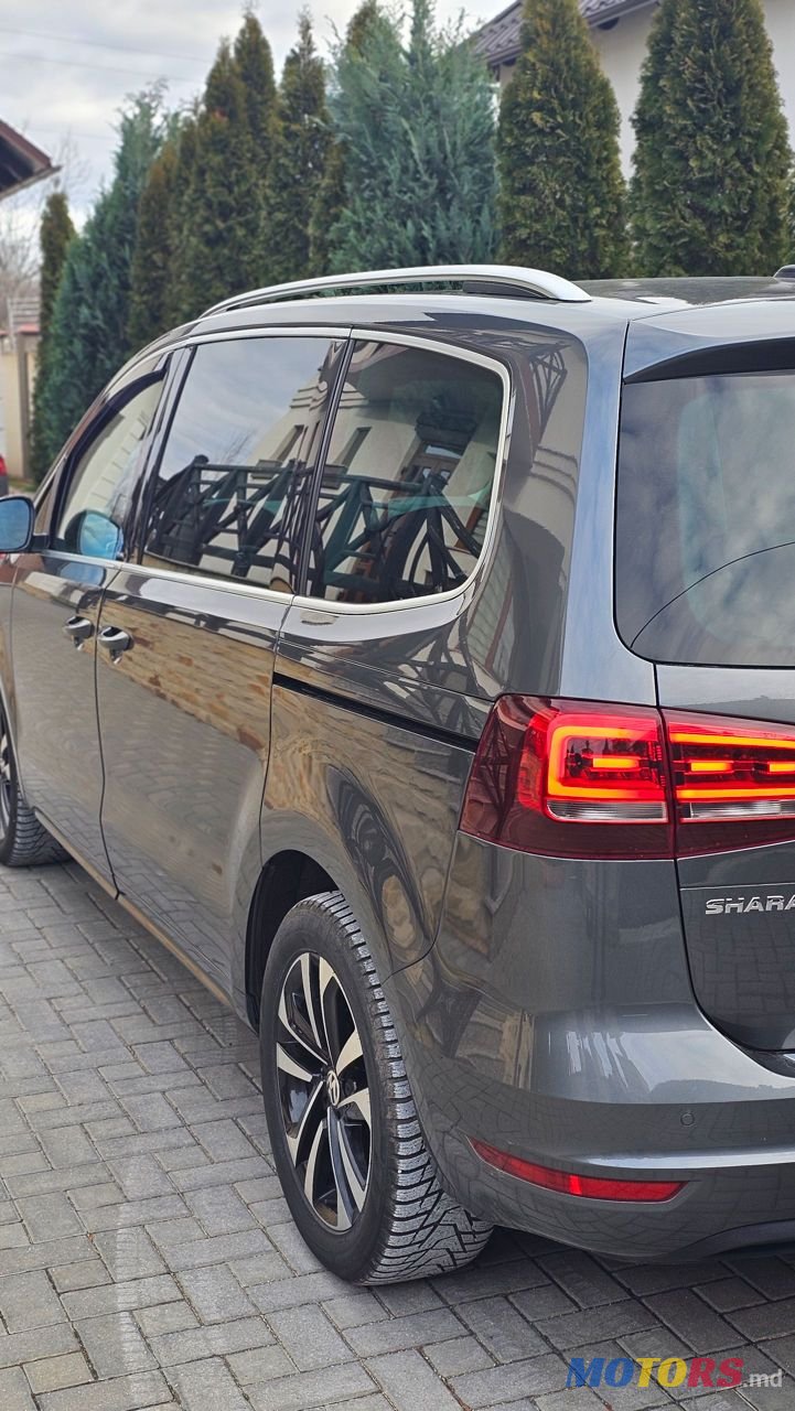 2019' Volkswagen Sharan photo #4