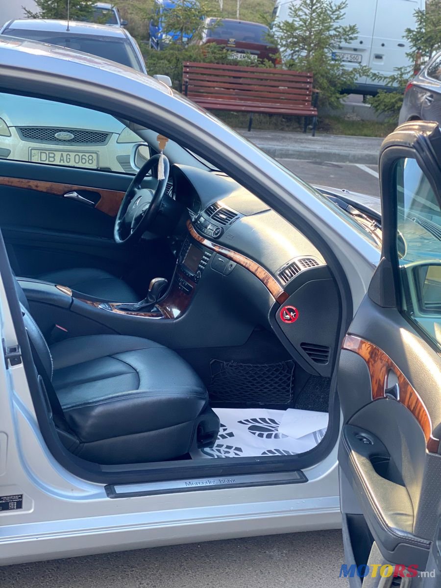 2005' Mercedes-Benz E Класс photo #5