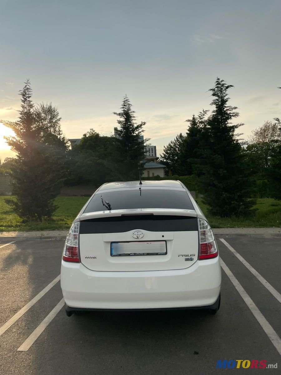 2008' Toyota Prius photo #3