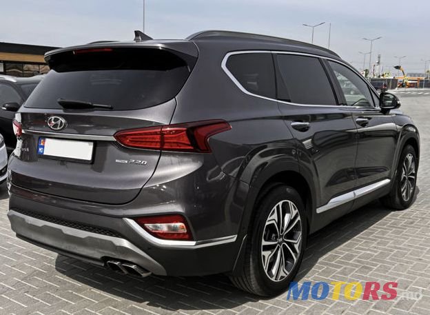 2018' Hyundai Santa Fe photo #3