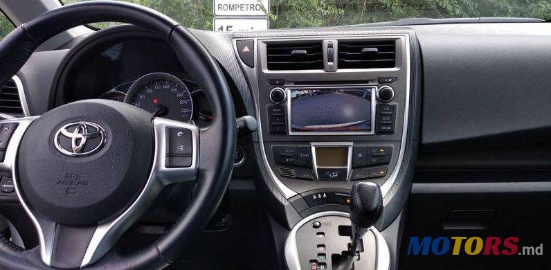 2012' Toyota Verso photo #2